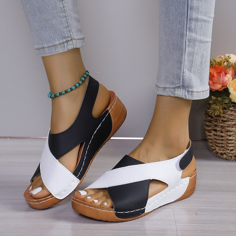 Modni sandali👡, široki in udobni, nedrseča oblika, prihranijo vam težave z zavezovanjem vezalk. Ne dovolite, da vam vezalke pokvarijo dobro voljo! 🌼50 % popust danes, brezplačne udobne nogavice🧦