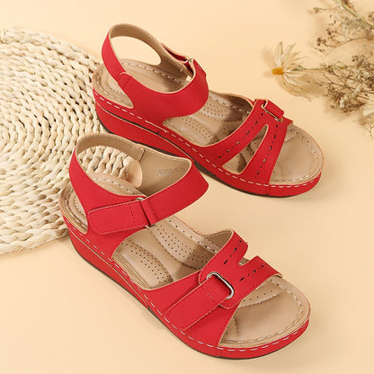 🔥Časno omejen 50 % popust! Poletni ortopedski sandali, ergonomsko oblikovani, udobni in zračni, lajšajo bolečine.✅